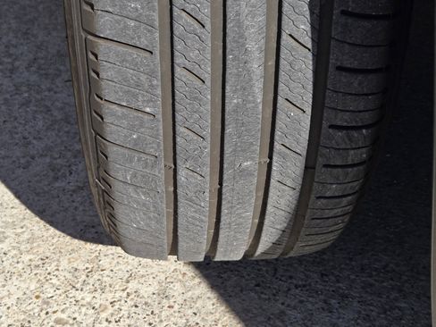 Used 2024 Toyota Highlander XLE image 19