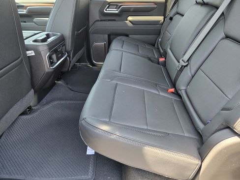 New 2025 GMC Sierra 2500 Denali w/ Denali Reserve Package image 8