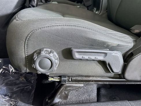 Used 2019 Jeep Wrangler Unlimited Sahara w/ Cold Weather Group AWD/4WD image 20
