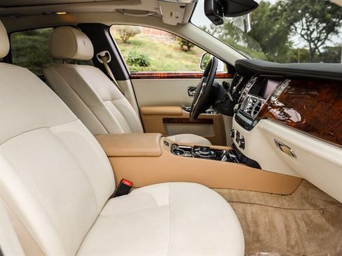 Used 2012 Rolls-Royce Ghost RWD image 41