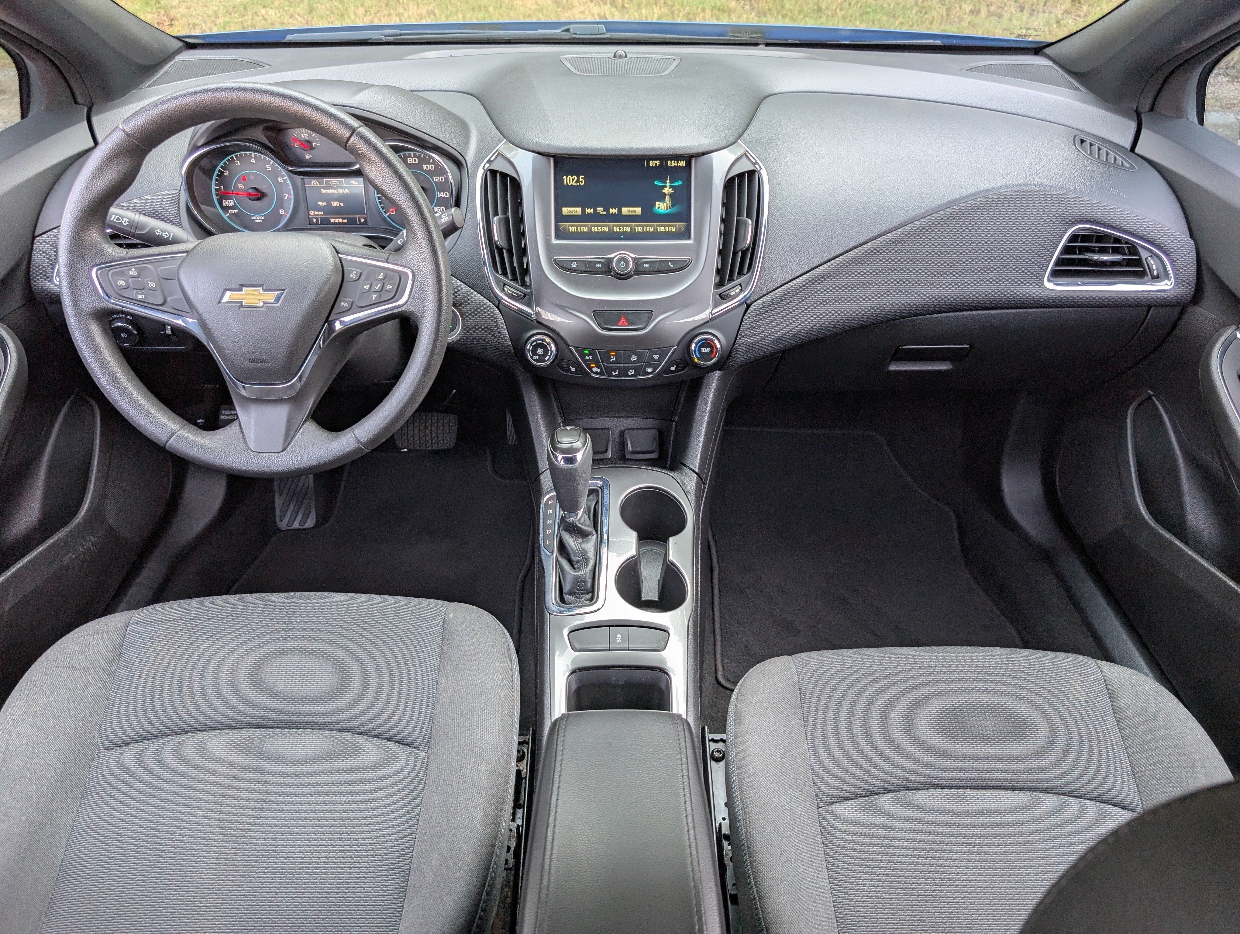 Used 2017 Chevrolet Cruze LT w/ Convenience Package FWD image 22