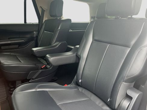 Used 2024 Ford Expedition XLT RWD image 24