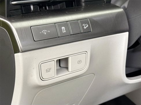 Used 2024 Hyundai Kona Limited FWD image 16