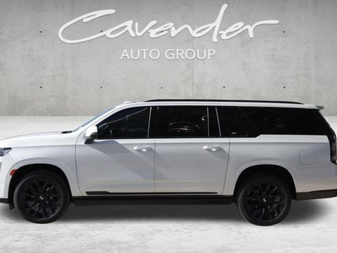 Used 2022 Cadillac Escalade ESV Sport Platinum w/ LPO, ONYX Package image 4