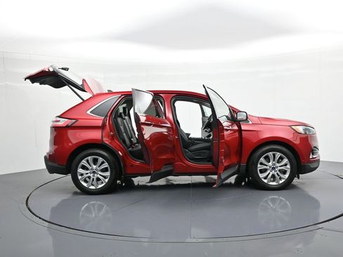 Used 2020 Ford Edge Titanium w/ Equipment Group 301A AWD/4WD image 34