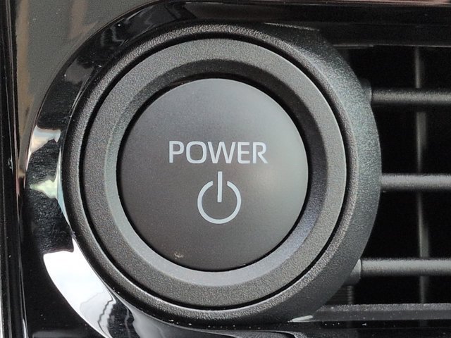 Used 2024 Toyota bZ4X FWD image 28