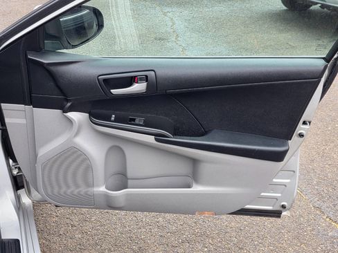Used 2012 Toyota Camry LE FWD image 11