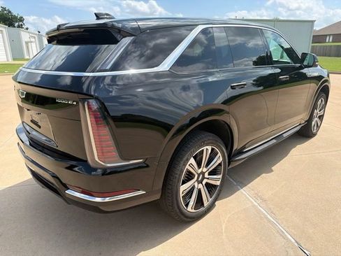 Certified 2025 Cadillac Escalade IQ Luxury 2 w/ LPO, Premium Carpet Package AWD/4WD image 5