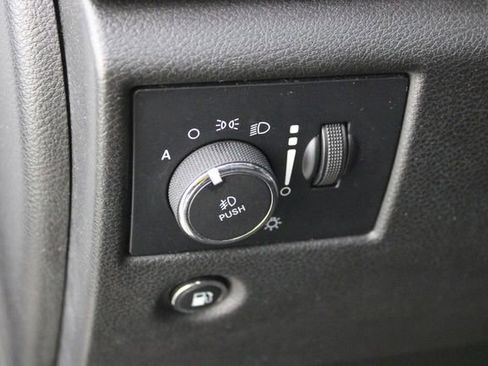 Used 2022 Jeep Grand Cherokee Limited image 20