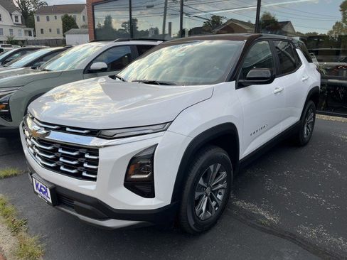 New 2026 Chevrolet Equinox LT w/ Convenience Package II image 2