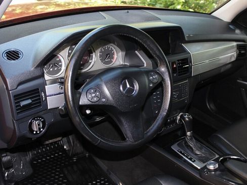 Used 2010 Mercedes-Benz GLK 350 4MATIC image 9