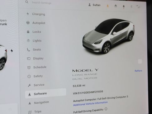Used 2021 Tesla Model Y Long Range image 19