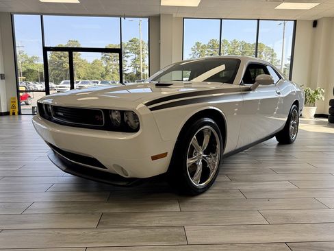 Used 2011 Dodge Challenger R/T image 3