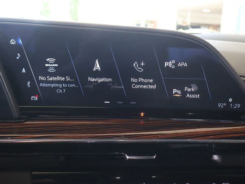 Used 2021 Cadillac Escalade Premium Luxury RWD image 23