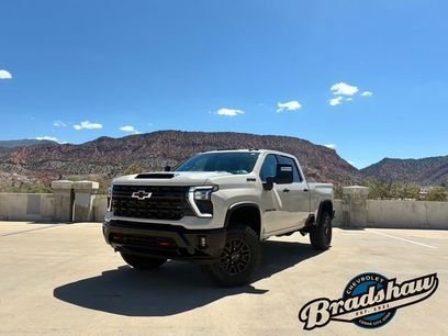 New 2026 Chevrolet Silverado 2500 ZR2 w/ LPO, Dark Essentials Package