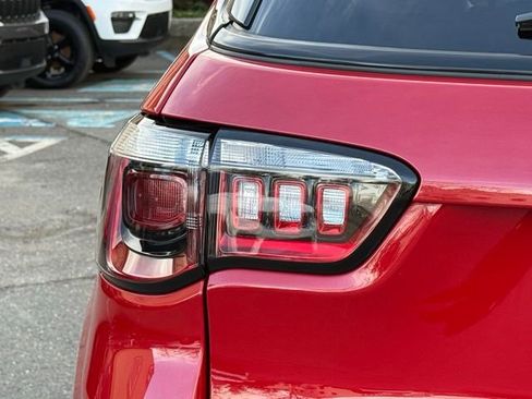 Used 2022 Jeep Compass Limited image 17