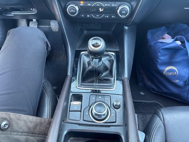 Used 2018 MAZDA MAZDA3 Touring FWD image 6