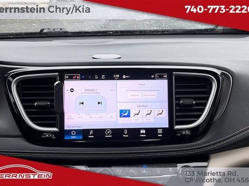 Used 2023 Chrysler Pacifica Touring-L w/ Road Tripper Package image 9