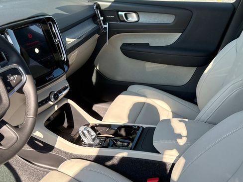 New 2026 Volvo XC40 B5 Ultra w/ Climate Package image 19