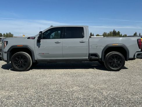 Used 2024 GMC Sierra 2500 AT4 w/ AT4 Premium Plus Package AWD/4WD image 6
