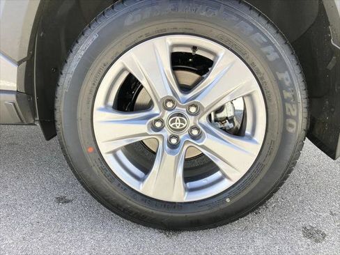 Certified 2025 Toyota RAV4 XLE FWD image 18