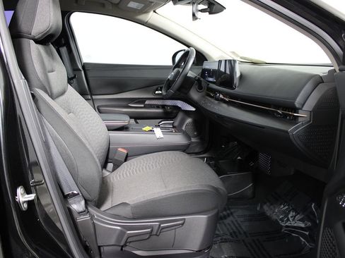 Used 2024 Nissan Ariya FWD image 18