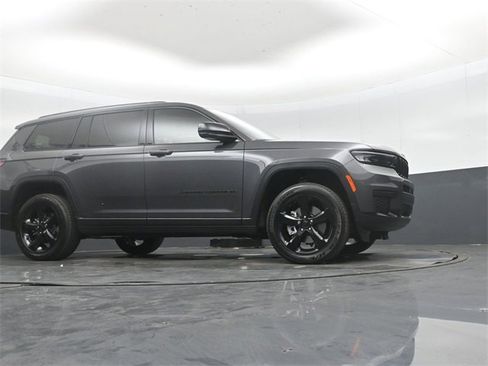 New 2025 Jeep Grand Cherokee L Altitude image 43