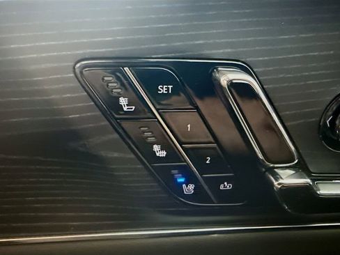 Used 2024 Cadillac Lyriq Luxury image 24