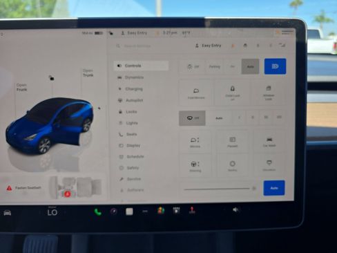 Used 2022 Tesla Model Y Long Range AWD/4WD image 22