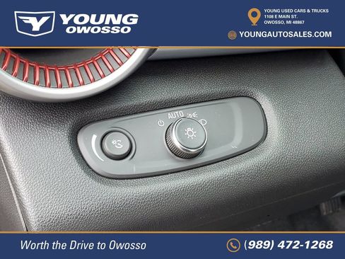 Used 2024 Chevrolet Trax RS FWD image 8