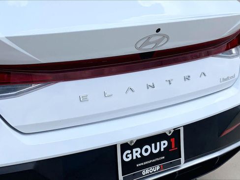 Used 2025 Hyundai Elantra Limited FWD image 30