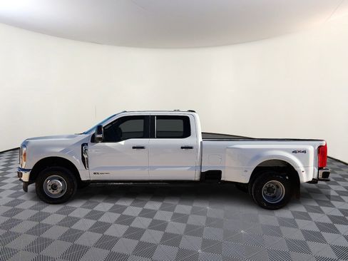 Used 2023 Ford F350 XL w/ XL Chrome Package image 2