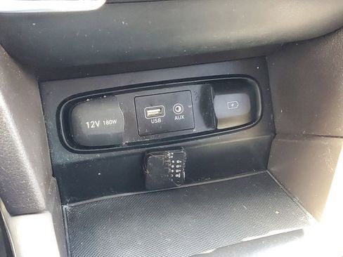 Used 2020 Hyundai Santa Fe SE AWD/4WD image 25