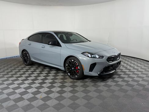 Used 2026 BMW M235i xDrive w/ Technology Package AWD/4WD image 7