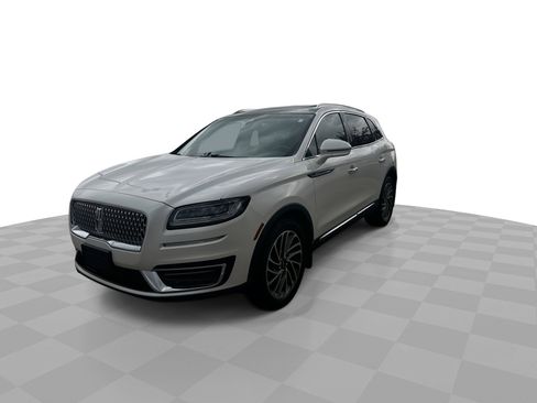 Used 2019 Lincoln Nautilus Reserve image 4