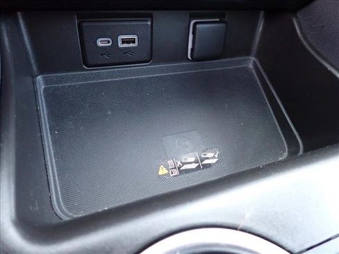 Used 2023 Chevrolet Tahoe Z71 w/ Luxury Package image 20