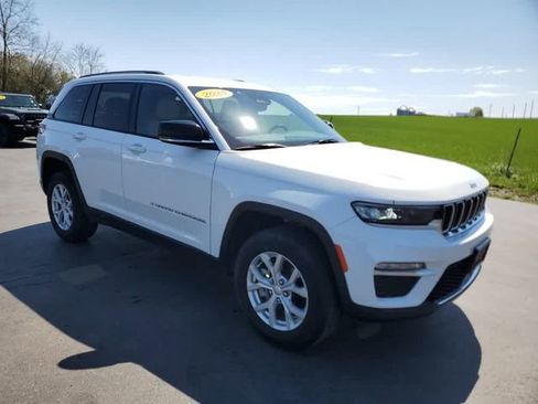 Used 2023 Jeep Grand Cherokee Limited AWD/4WD image 7