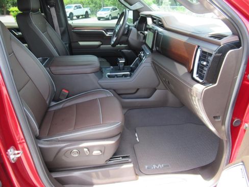 Used 2024 GMC Sierra 1500 Denali AWD/4WD image 10