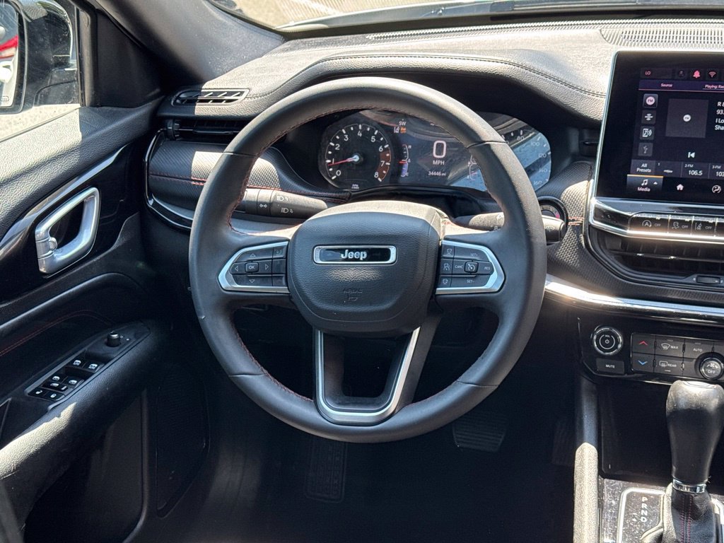 Used 2025 Jeep Compass Trailhawk AWD/4WD image 18