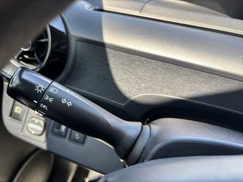 Used 2018 Toyota Prius C Two FWD image 41
