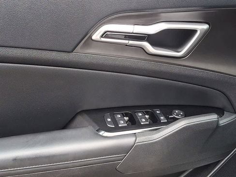 Used 2023 Kia Sportage EX image 10