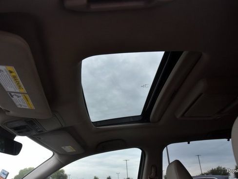 Used 2020 Honda Pilot Touring image 11