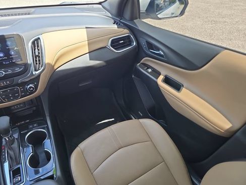 Used 2022 Chevrolet Equinox Premier FWD image 12