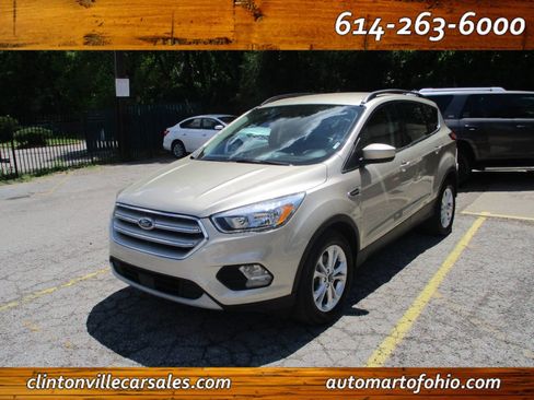 Used 2018 Ford Escape SE w/ Ford Safe & Smart Package FWD image 1