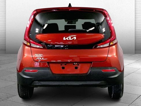Certified 2022 Kia Soul LX image 3