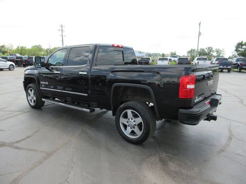Used 2016 GMC Sierra 2500 SLT w/ Duramax Plus Package AWD/4WD image 8