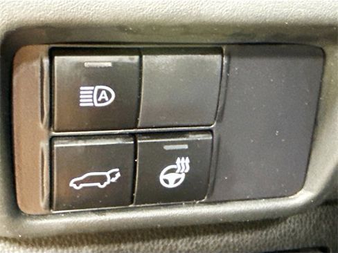 Used 2020 Toyota Highlander Limited image 11