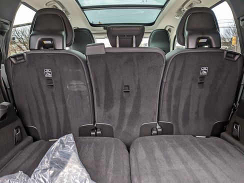 Certified 2024 Volvo XC90 T8 Plus w/ Protection Package Premier image 27