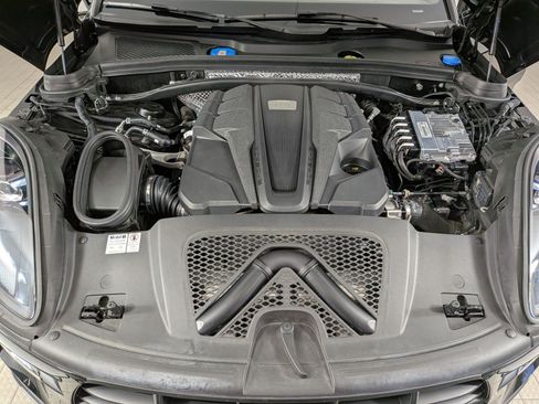 Certified 2020 Porsche Macan GTS AWD/4WD image 26