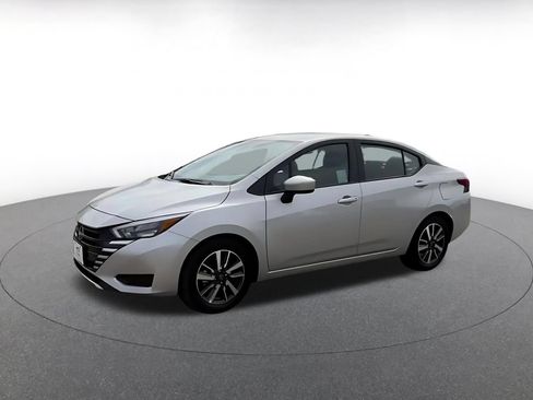 Used 2025 Nissan Versa SV FWD image 8